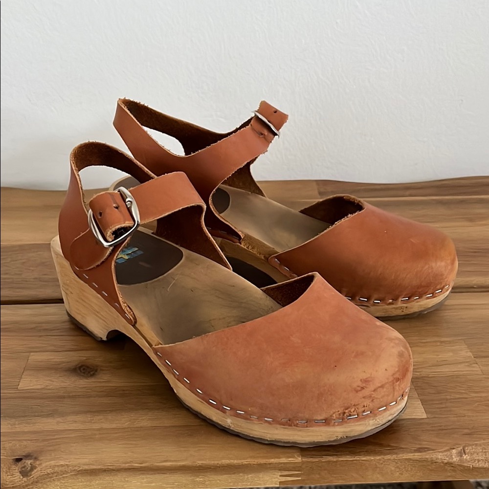 MIA Sofia Wood & Leather Clogs size 38/7.5